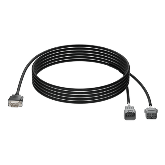 Das NMEA Kabel überträgt Positions- und Geschwindigkeitsdaten an externe Terminals.